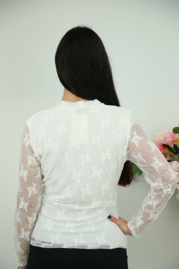 [201553] Blouse Noussair nm42 kant v-hals overslag gevoerd - Wit Detail