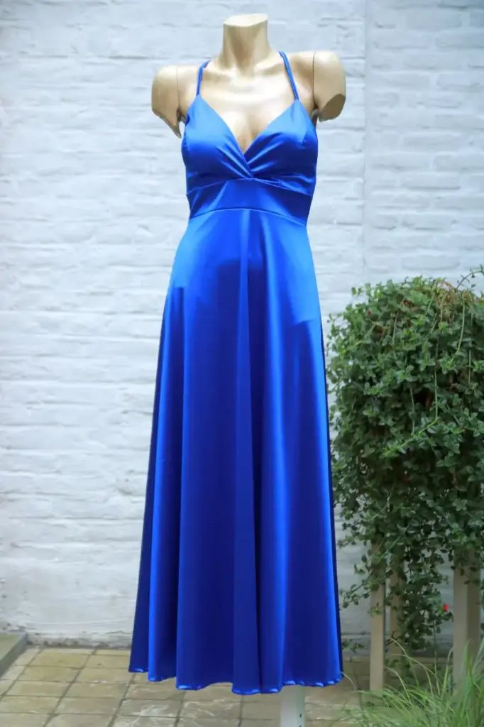 Robe en satin Jocelyn rubans croisés
