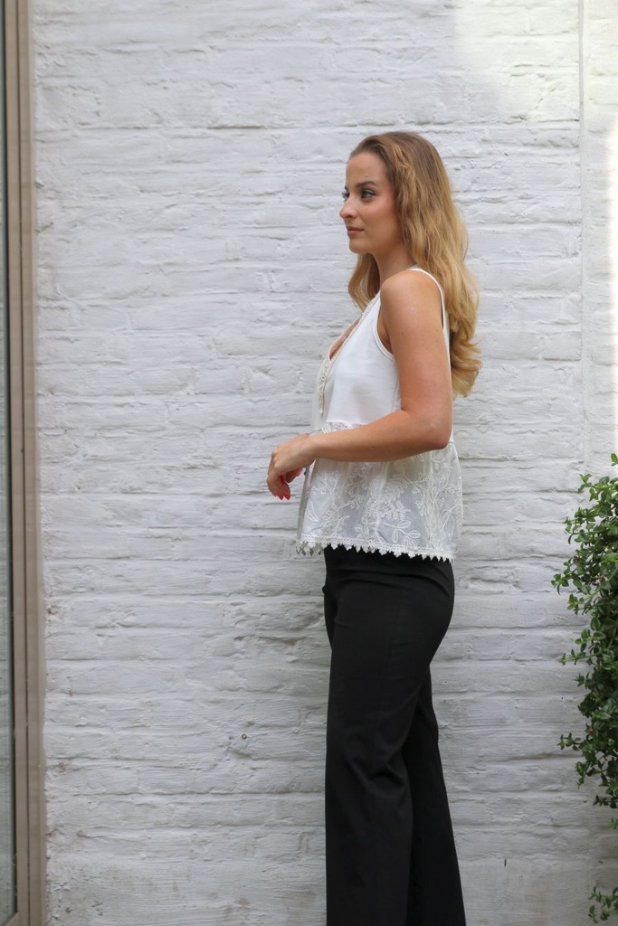 Mouwloze t-shirt Janouk nm92 V-hals afgebiesd gehaakt en pailletten