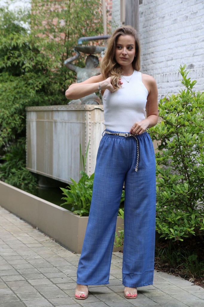 PiquÃ© flare broek gevlochten eco leren riem