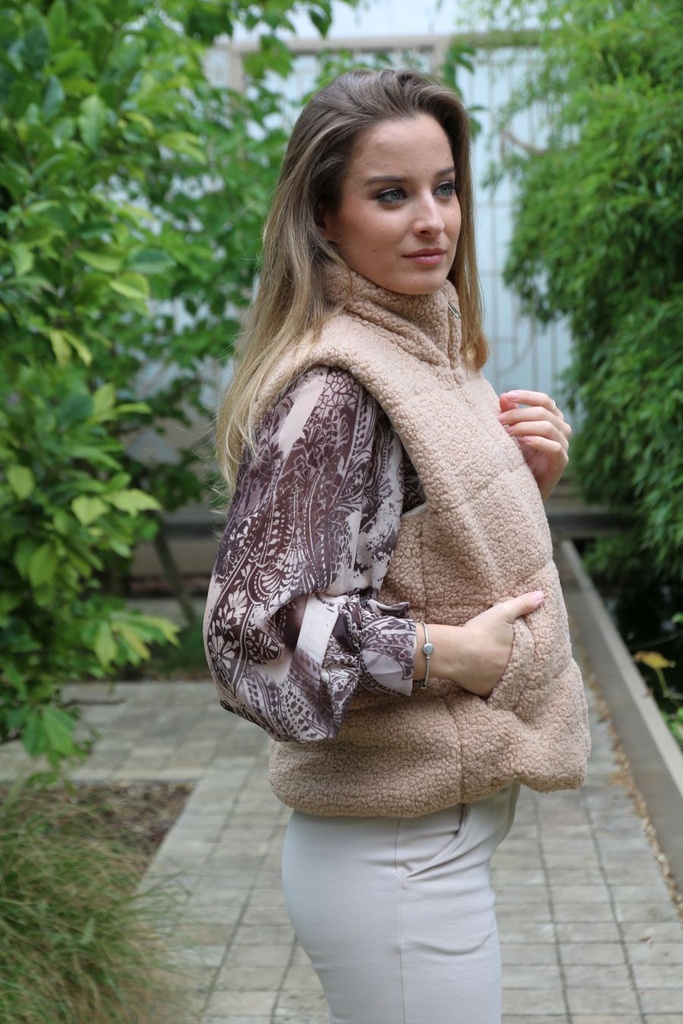 [10017506] Mouwloze vest Livv teddy opstaande kraag rits insteekzakken - Beige Detail