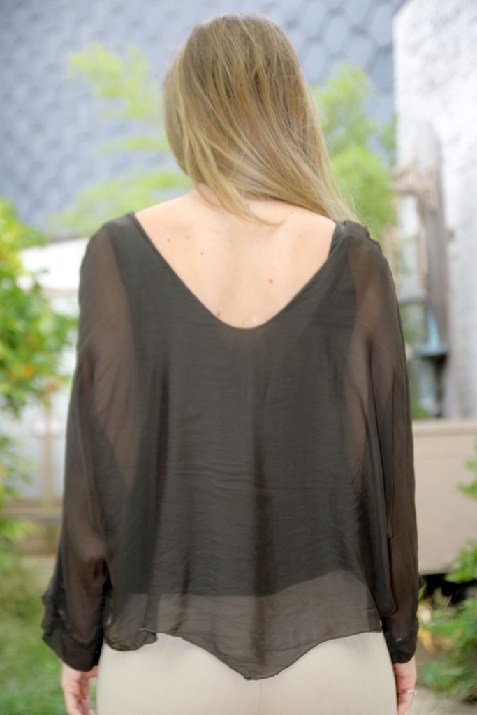 [10017241] Zijde blouse Liza nm100 V&V hals vleermuismouw - Bruin Detail