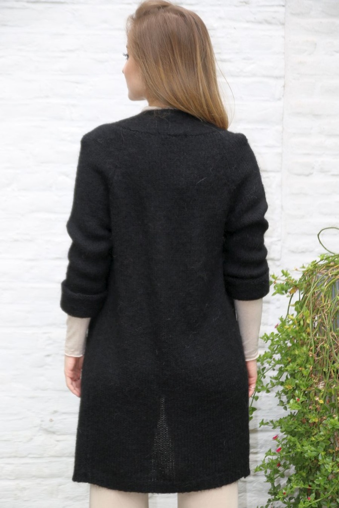 [10017525] Tricot half lange jas Leticia nm30 kraagloos bevat mohair   - Zwart Detail