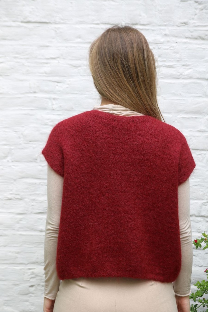 Pul Lantoya nm25 V-hals bevat super fijne Suyi alpaga - Bordeaux Detail