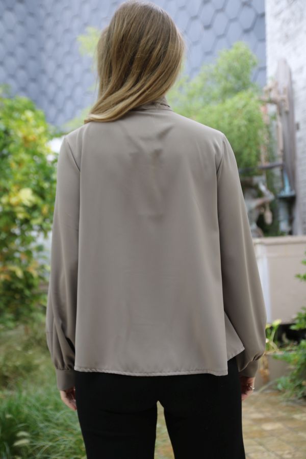 Blouse Muhammad met strik - Taupe Detail