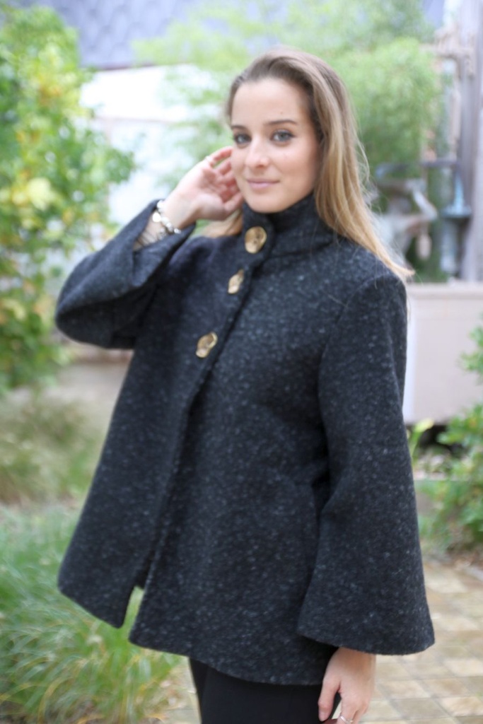 Korte jas Lyana opstaande kraag wol look 3 knopen    - Zwart Detail