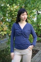 [200685] Blouse Nout met v-hals geknoopte twist  - Donkerblauw Detail