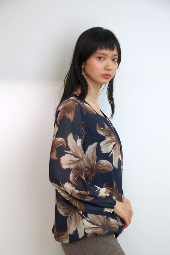 [200695] Blouse Nore nm 36 open hals gevoerd  - Donkerblauw-beige Detail