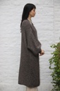 [200698] Lange cardigan Nika nm20 in boucléstof - Donkertaupe Detail
