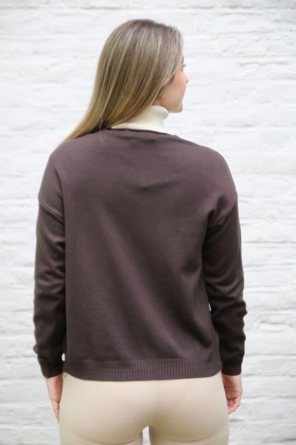 Cardigan Miran met gouden sierbroches nm52 - Bruin Detail