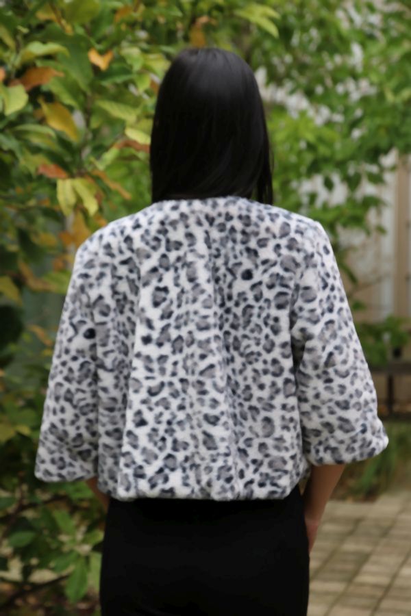 [10017453] Korte cape Melody ecopels met panterprint - Lichtgrijs-zwart Detail