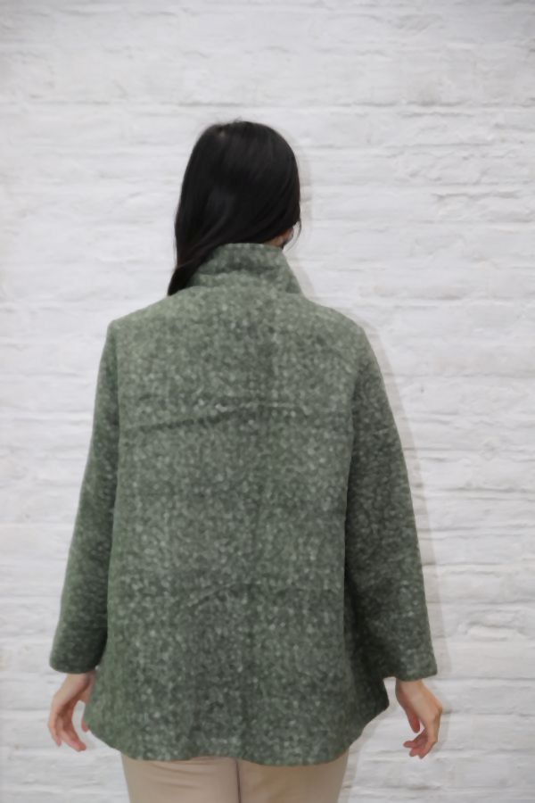 Korte jas Lyana opstaande kraag wol look 3 knopen    - Kaki Detail