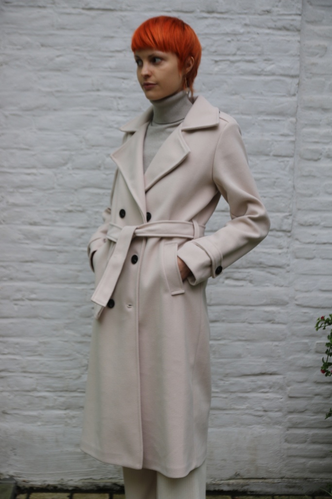 Lange mantel Loet dubbel rij knopen puntkraag - Beige Detail