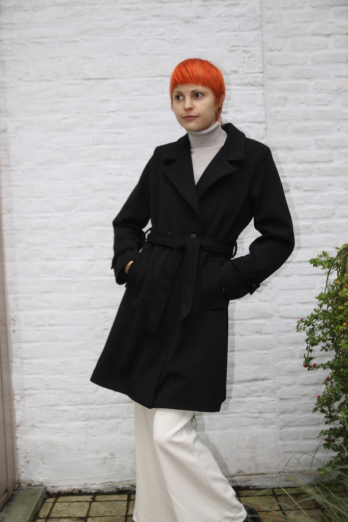 [10017290] Jas Leonoor puntkraag diagonaal geribde stof - Zwart Detail