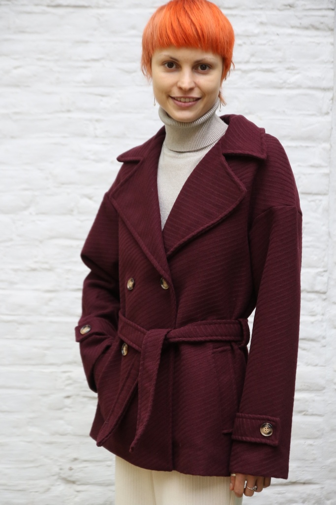 [10017496] Korte jas Lizze 20nm grote puntkraag  - Bordeaux Detail