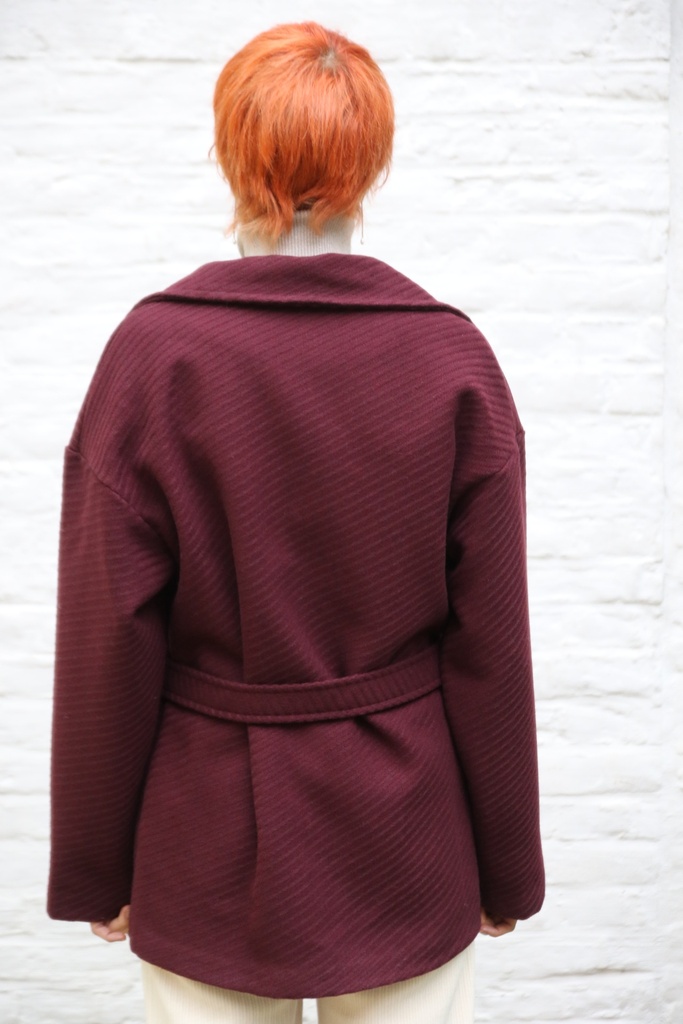[10017496] Korte jas Lizze 20nm grote puntkraag  - Bordeaux Detail