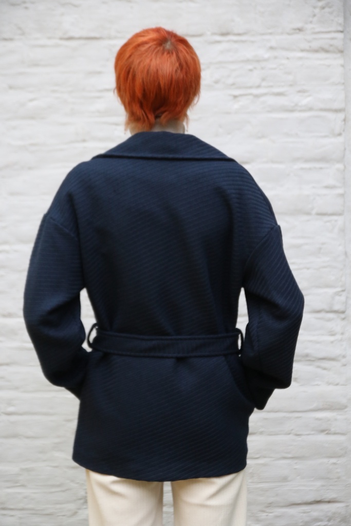 [10017496] Korte jas Lizze 20nm grote puntkraag  - Donkerblauw Detail