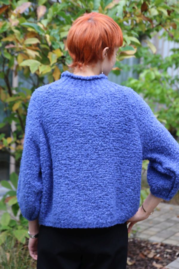 [200662] Pull Nine nm30 in boucléstof 3/4 mouwen ronde hals - Koningsblauw Detail