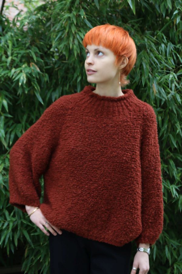 [200662] Pull Nine nm30 in boucléstof 3/4 mouwen ronde hals - Roestbruin Detail