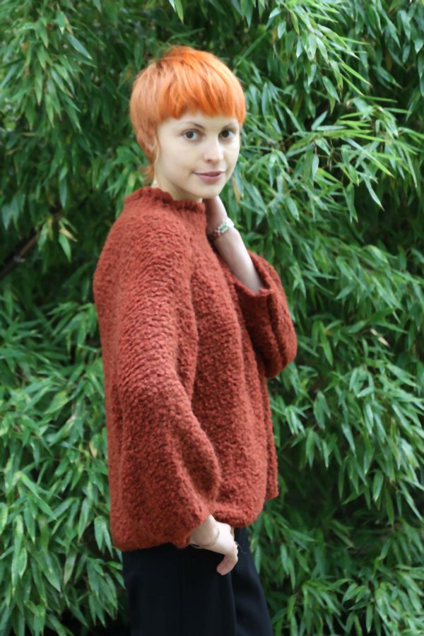 [200662] Pull Nine nm30 in boucléstof 3/4 mouwen ronde hals - Roestbruin Detail