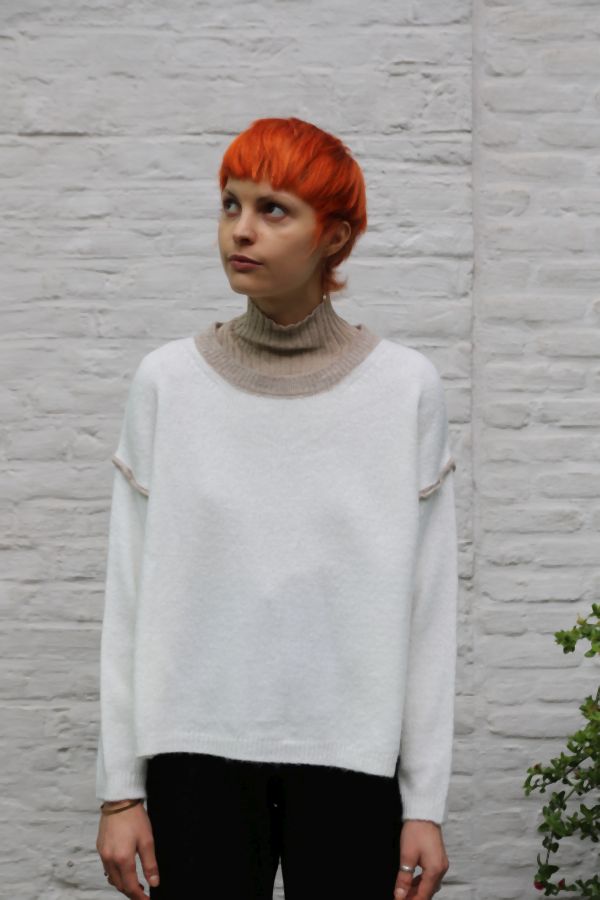 [200757] Fijne tricot pull Nila nm26 ronde hals  - Wolwit-taupe Detail