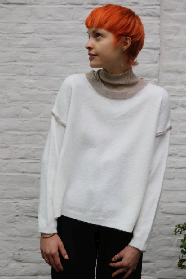 [200757] Fijne tricot pull Nila nm26 ronde hals  - Wolwit-taupe Detail