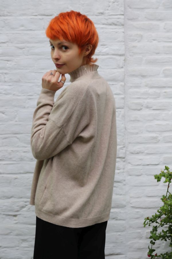 [200759] Cardigan Nicolaas nm80 fijne tricot v-hals knopjes - Beige Detail