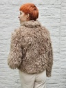 [200767] Korte jas Neva langharig eco pels met asymmetrische ritssluiting - Beige Detail
