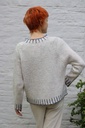 Pull Mieke met gestreepte kraag en boord nm26 - Beige-blauw Detail