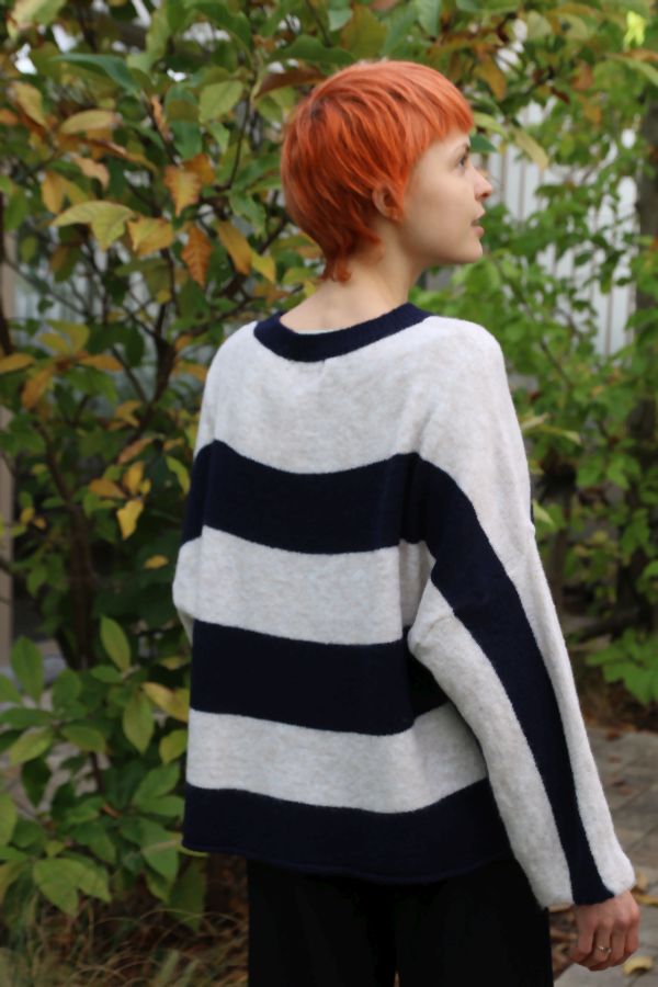 Gestreepte trui Meis nm26 - Donkerblauw-beige Detail