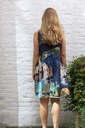 [10017177001] Dress Jerano nm98 Mediterranean houses open neck A-line - Donkerblauw-beige Detail