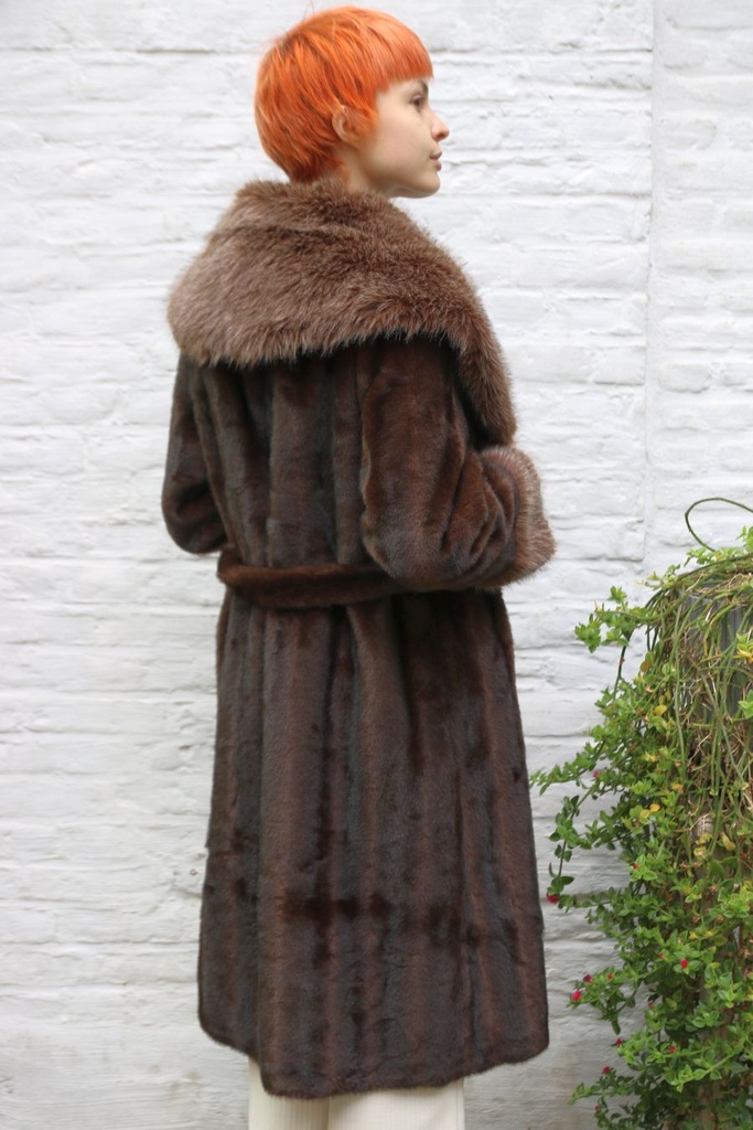 [200820] Jas Quinty eco berenpels brede langharige sjaalkraag  - Bruin Detail