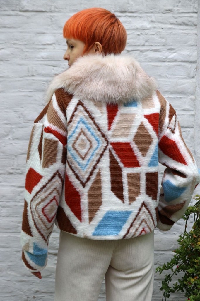 [200835] Jasje Neal nm95 eco pels kraag primitieve symbolen - Wolwit-bruin-oranje-blauw Detail