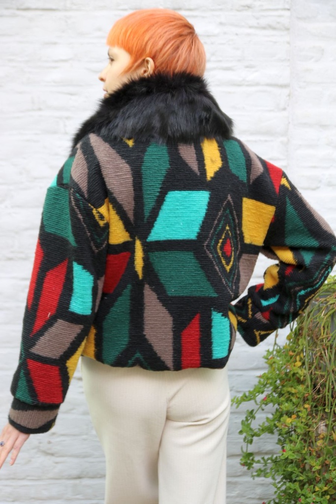 [200835] Jasje Neal nm95 eco pels kraag primitieve symbolen - Zwart-rood-groen-turkoois Detail