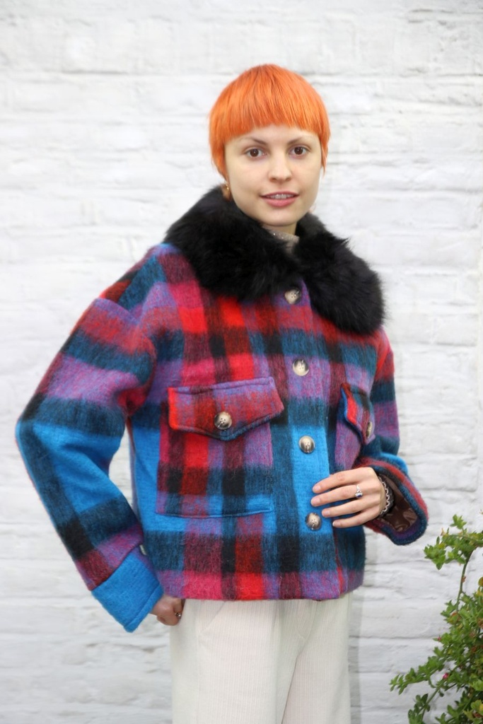 [200836] Nathaniel nm95 kort jasje eco pels kraag schotse ruit - Zwart-blauw-rood Detail