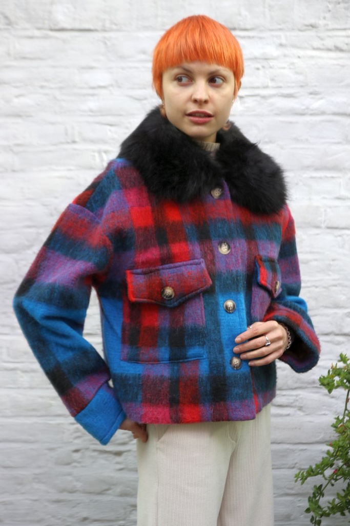 [200836] Nathaniel nm95 kort jasje eco pels kraag schotse ruit - Zwart-blauw-rood Detail