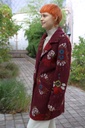 [200842] Mantel Nela nm100 baroque figuren reverskraag - Aubergine-rood-groen-blauw Detail