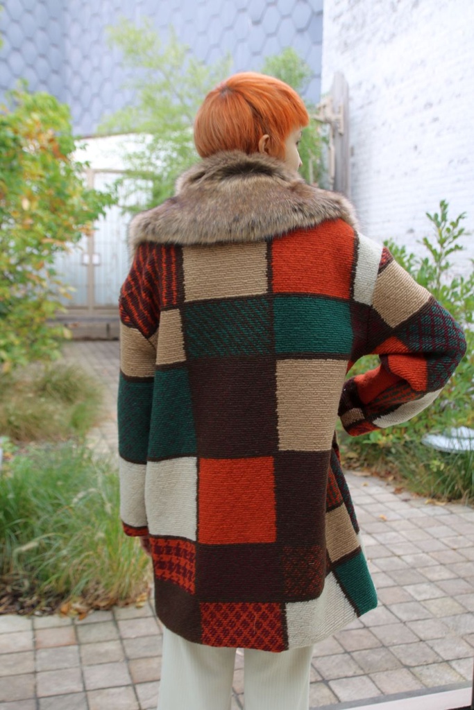 [200845] Mantel Nayla nm95 gekleurde blokken eco pels kraag - Beige-groen-oranje Detail