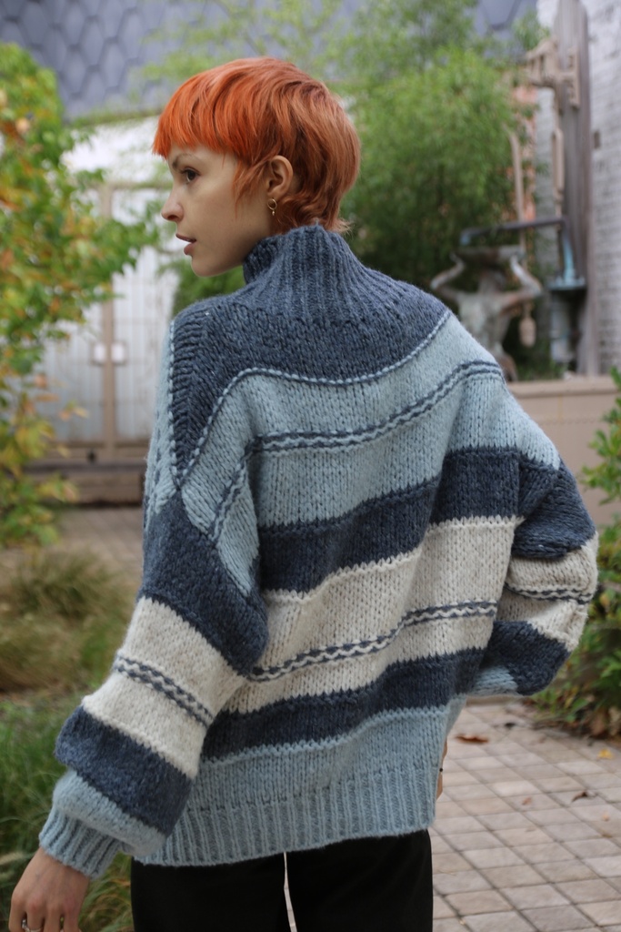 [200853] pull Nabil nm26 gestreept opstaande kraag  - Jeansblauw-lichtblauw-wolwit Detail