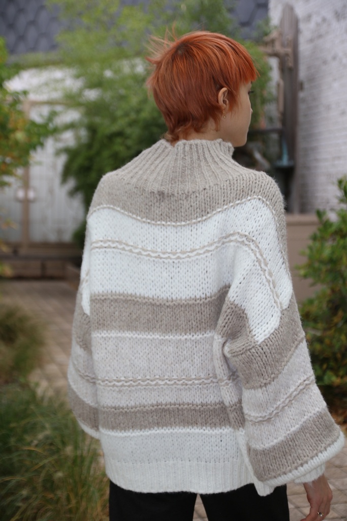 [200853] pull Nabil nm26 gestreept opstaande kraag  - Wolwit-beige Detail