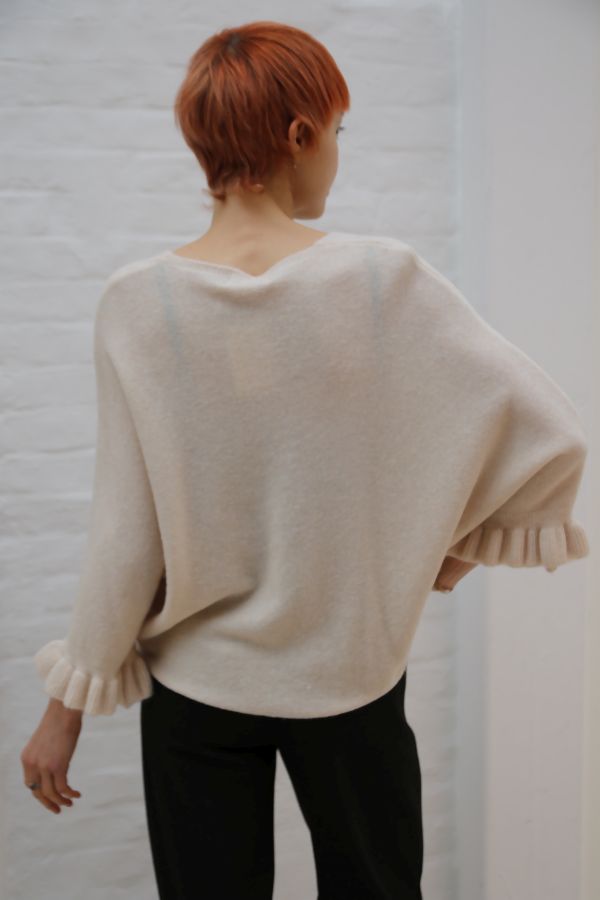 [200859] Tricot pull Nadim nm25 v-hals vleermuismouw  - Beige Detail