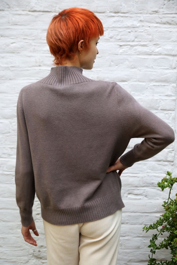 Tricot pull Natalie nm50  opstaande kraag - Donkertaupe Detail