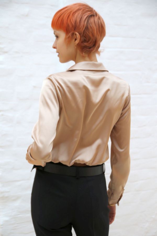 [200874] Body Naim nm45 satijn overhemdkraag knopen - Champagne Detail