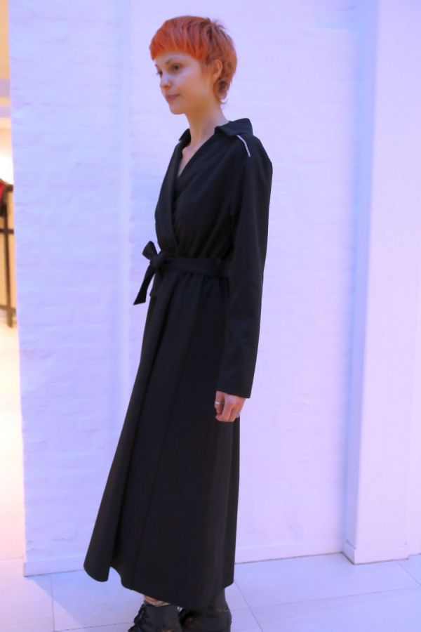 [200878] Jurk Nelly nm32 gabardine glitter v-hals taillebinder - Zwart Detail