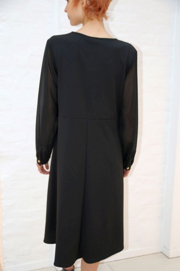 [200879] Jurk Noek v-hals net onder knie doorschijnende mouw - Zwart Detail