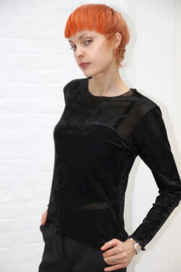 [200883] Blouse Nilay glamy velours op netstof ronde hals - Zwart Detail