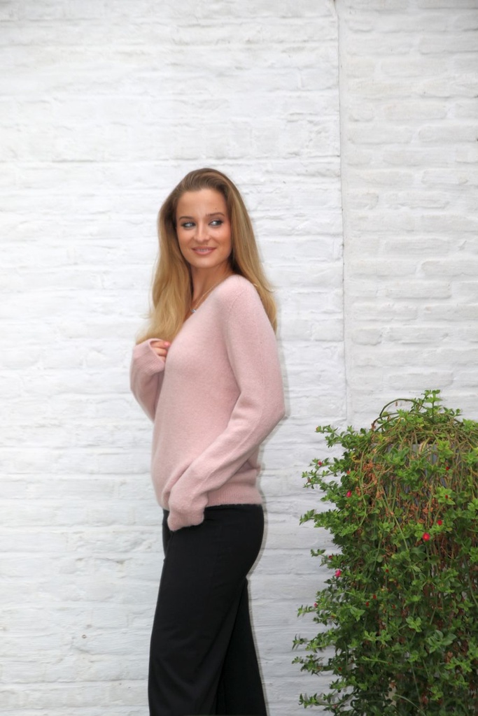 Pul Liselotte nm25 V-hals baby alpaga en wol - Oudroze Detail