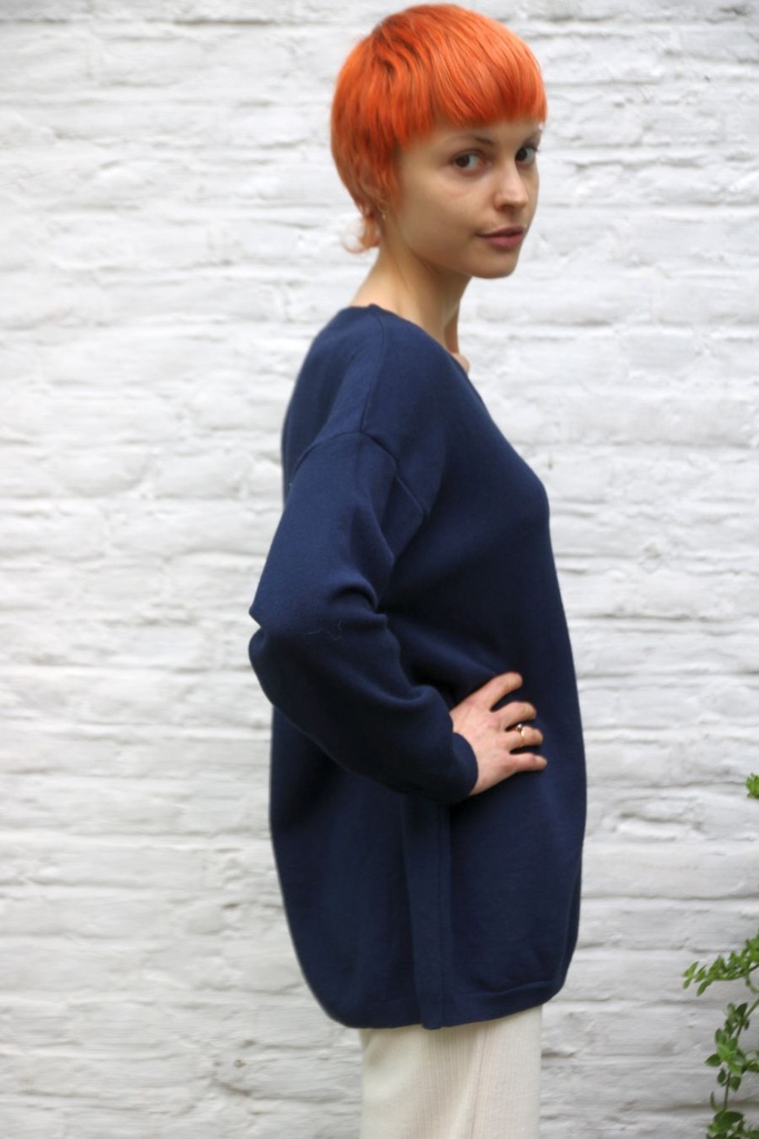 Pull Pieter nm 50 v-hals lange mouw geribd zacht - Donkerblauw Detail