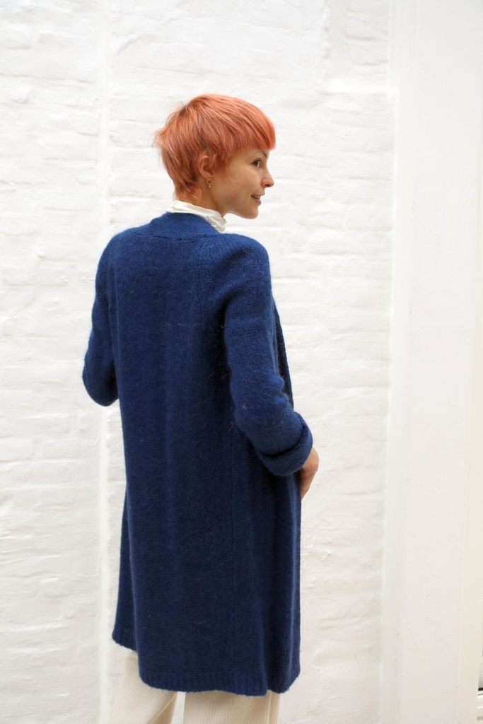 [10017525] Tricot half lange jas Leticia nm30 kraagloos bevat mohair   - Koningsblauw Detail