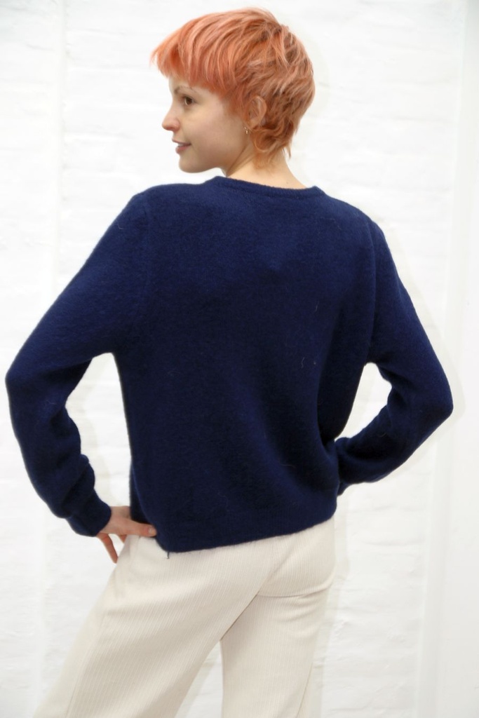 [10017280] Cardigan Lieuwe nm25 ronde hals 25 procent super fijne alpaga - Donkerblauw Detail